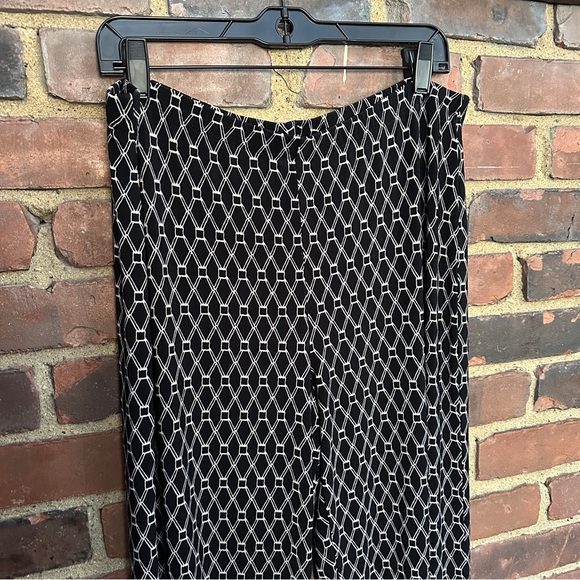 Chicos Travelers geometric print pull on size 2 / large - Picture 3 of 5